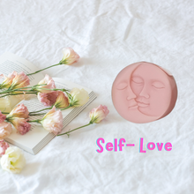 Load image into Gallery viewer, Sunmoon Face Energy Scented Candles